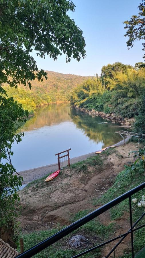 Phuphavaree By Tahug Sai Yok Ban Ai Hit Kültér fotó